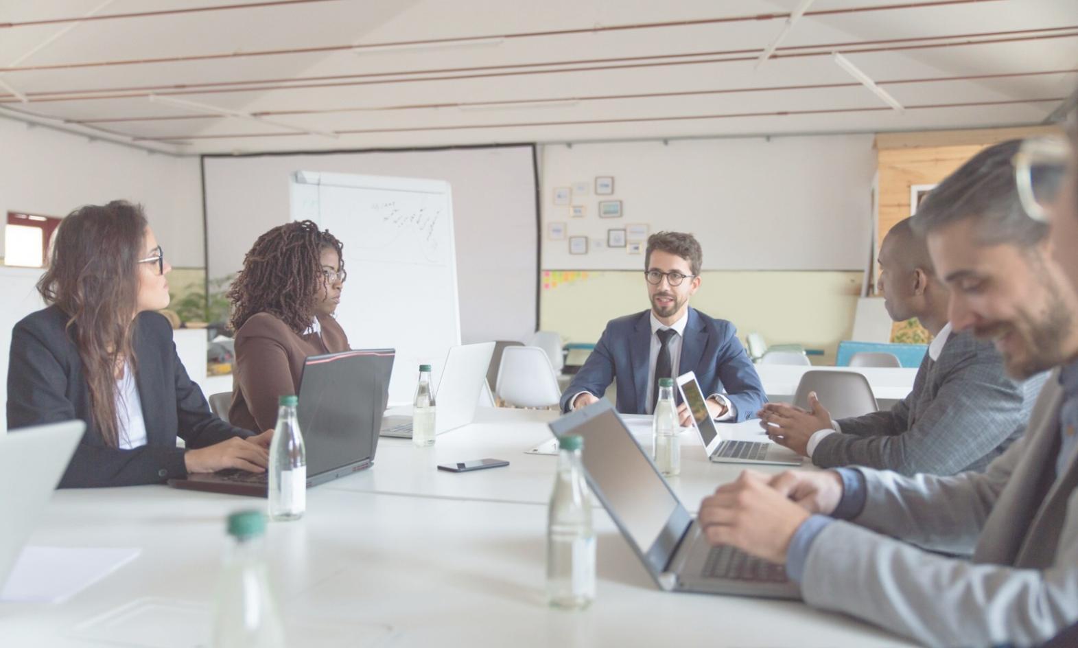 Interface aplicație urmărire obiective